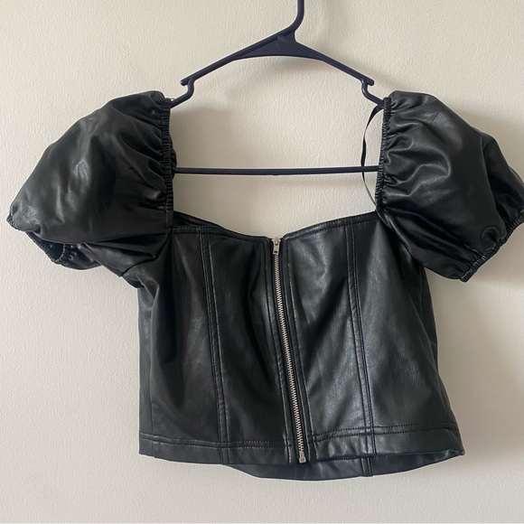 NEW 7 For All Mankind Faux Leather Puff Sleeve Crop Top in Black - Picture 10 of 13